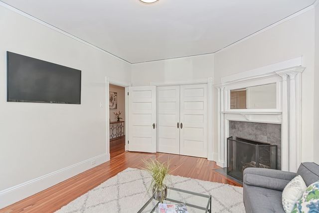 28 Inman St 2, Cambridge, MA 02139