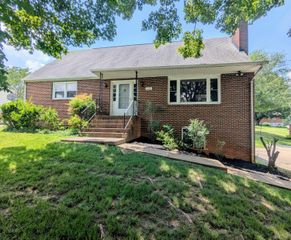 625 Sherman Dr., Lynchburg, VA 24502
