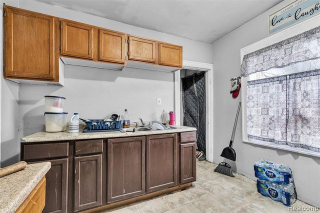 14216 Kentucky Street, Detroit, MI 48238