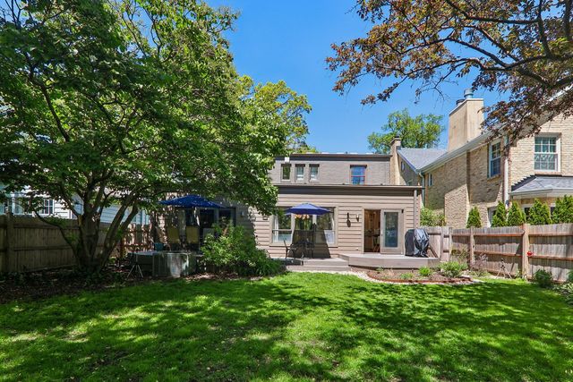 2724 Simpson Street, Evanston, IL 60201