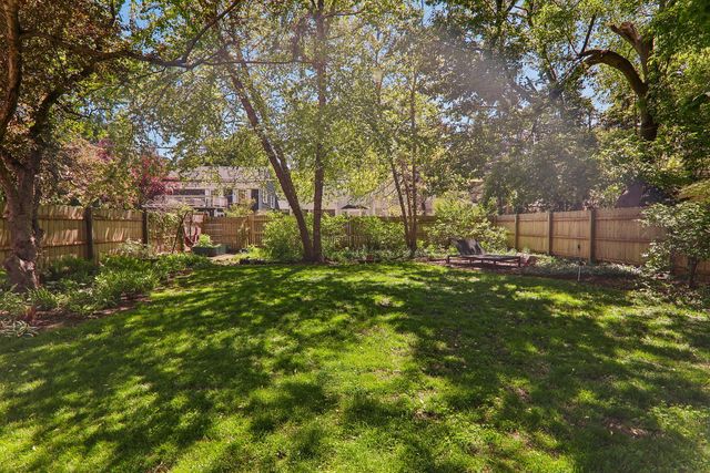 2724 Simpson Street, Evanston, IL 60201
