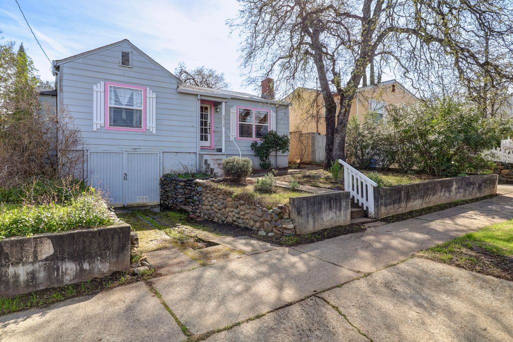 2315 Butte Street, Redding, CA 96001