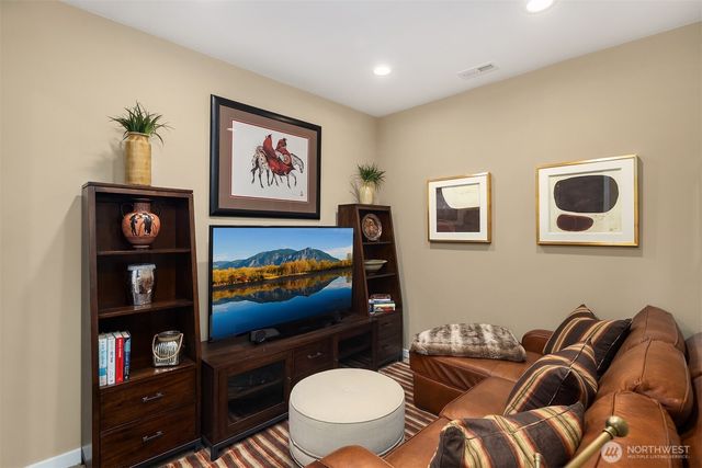 9214 Merritt Avenue SE, Snoqualmie, WA 98065