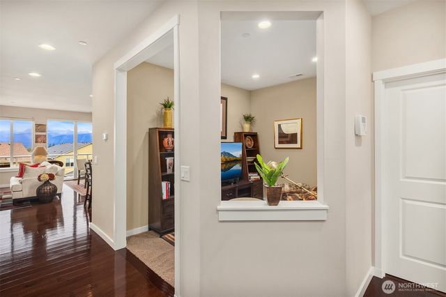 9214 Merritt Avenue SE, Snoqualmie, WA 98065