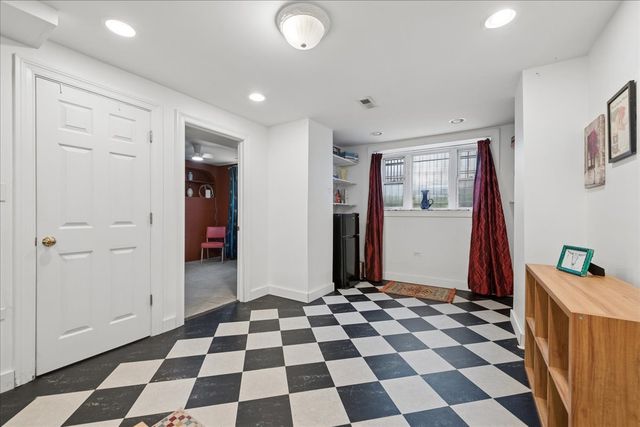 3845 W Altgeld Street G, Chicago, IL 60647