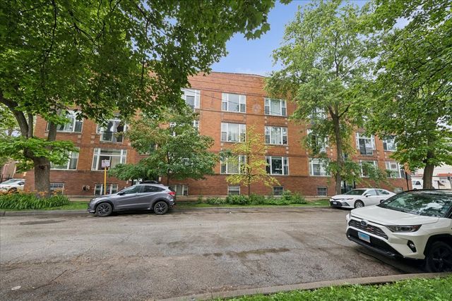 3845 W Altgeld Street G, Chicago, IL 60647