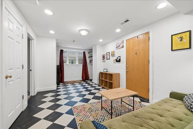 3845 W Altgeld Street G, Chicago, IL 60647
