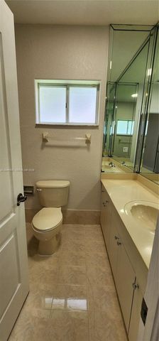 16507 NW 91st Ave, Miami Lakes, FL 33018