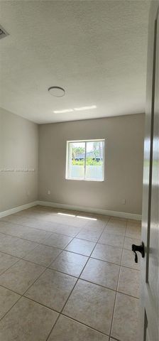 16507 NW 91st Ave, Miami Lakes, FL 33018