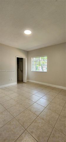 16507 NW 91st Ave, Miami Lakes, FL 33018