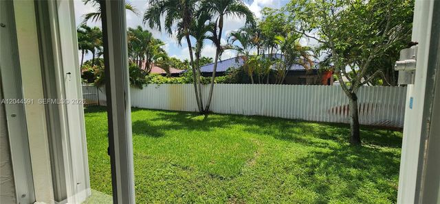 16507 NW 91st Ave, Miami Lakes, FL 33018