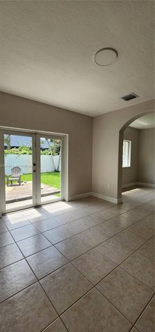 16507 NW 91st Ave, Miami Lakes, FL 33018