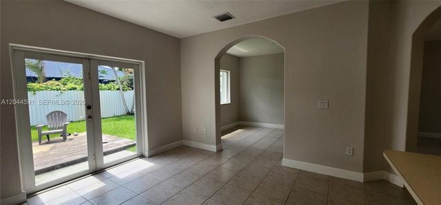 16507 NW 91st Ave, Miami Lakes, FL 33018