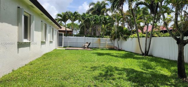 16507 NW 91st Ave, Miami Lakes, FL 33018