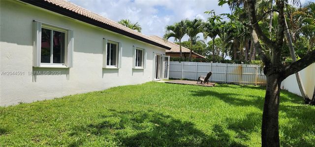 16507 NW 91st Ave, Miami Lakes, FL 33018