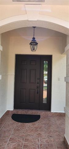 16507 NW 91st Ave, Miami Lakes, FL 33018
