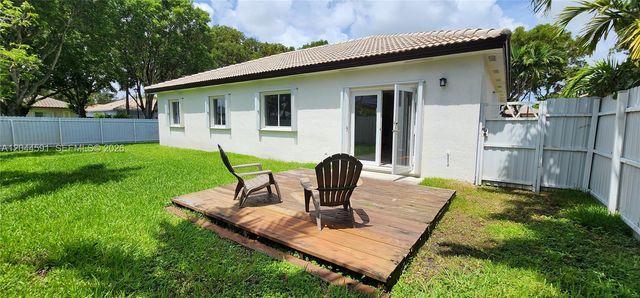 16507 NW 91st Ave, Miami Lakes, FL 33018