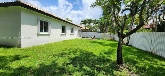 16507 NW 91st Ave, Miami Lakes, FL 33018
