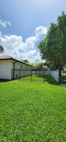 16507 NW 91st Ave, Miami Lakes, FL 33018