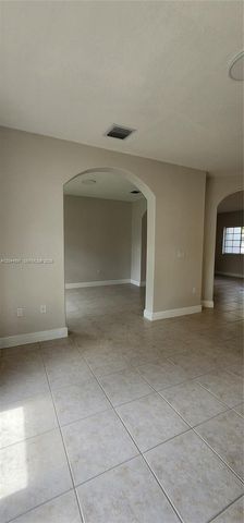 16507 NW 91st Ave, Miami Lakes, FL 33018