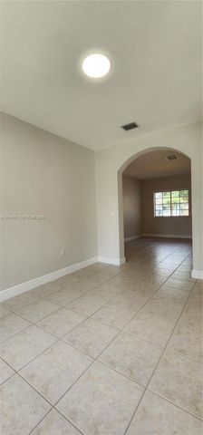 16507 NW 91st Ave, Miami Lakes, FL 33018