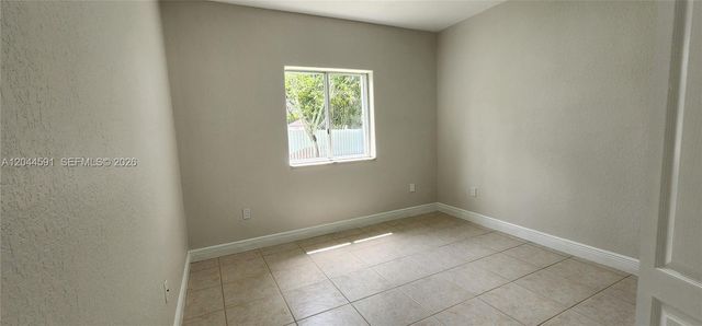 16507 NW 91st Ave, Miami Lakes, FL 33018