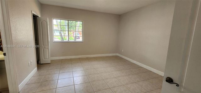16507 NW 91st Ave, Miami Lakes, FL 33018