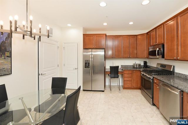 2107 Warrens Way 107, Wanaque, NJ 07465
