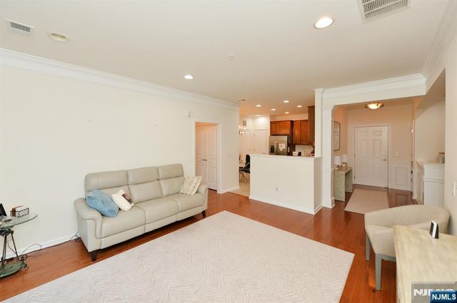 2107 Warrens Way 107, Wanaque, NJ 07465
