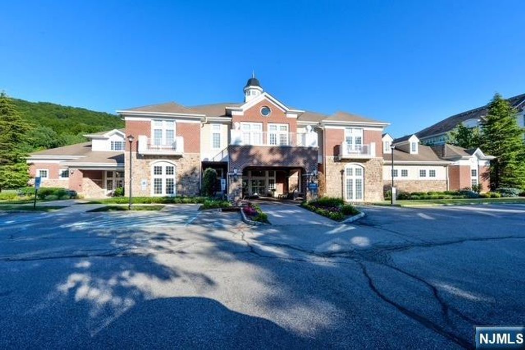 2107 Warrens Way 107, Wanaque, NJ 07465