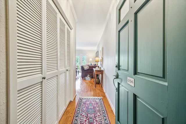 2238 S Piney Point Road 204, Houston, TX 77063