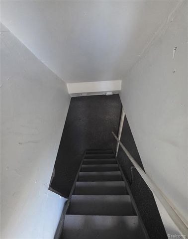 15241 Seymour Street, Detroit, MI 48205