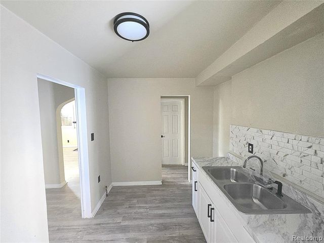 15241 Seymour Street, Detroit, MI 48205