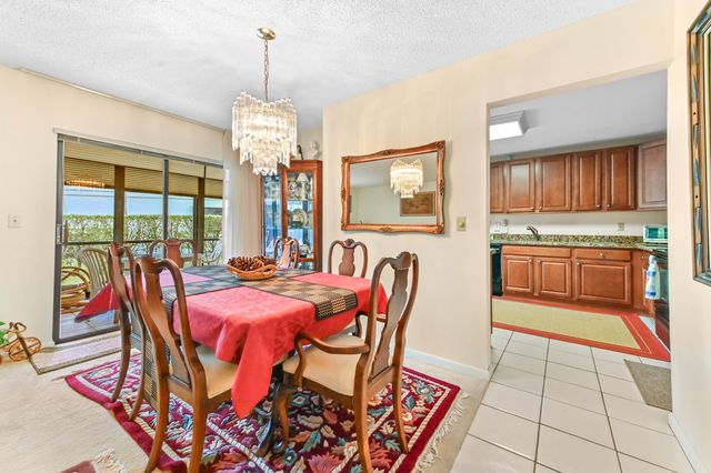 3385 Jog Park Drive, Greenacres, FL 33467