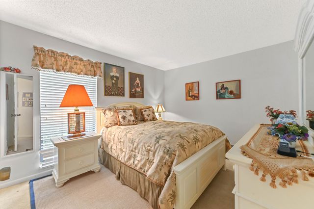 3385 Jog Park Drive, Greenacres, FL 33467