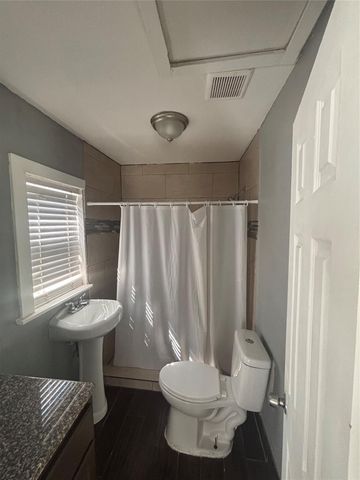7910 Ford Street, Houston, TX 77012