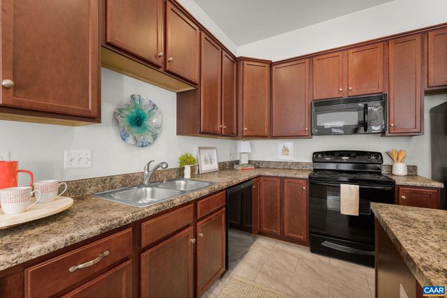 161 BROOKWOOD DR, Charlottesville, VA 22902