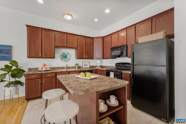 161 BROOKWOOD DR, Charlottesville, VA 22902