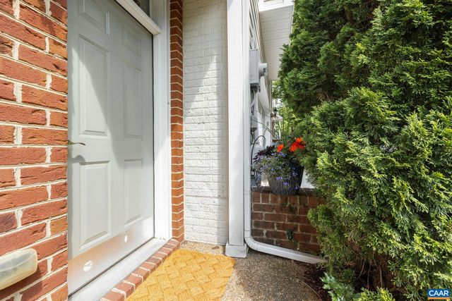 161 BROOKWOOD DR, Charlottesville, VA 22902