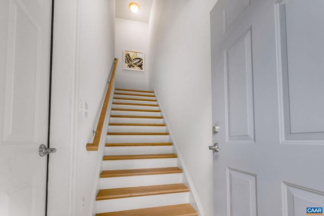 161 BROOKWOOD DR, Charlottesville, VA 22902