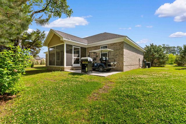 357 Farm Trac Dr., Galivants Ferry, SC 29544