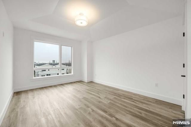 71 Henry Avenue 1st FL, Palisades Park, NJ 07650