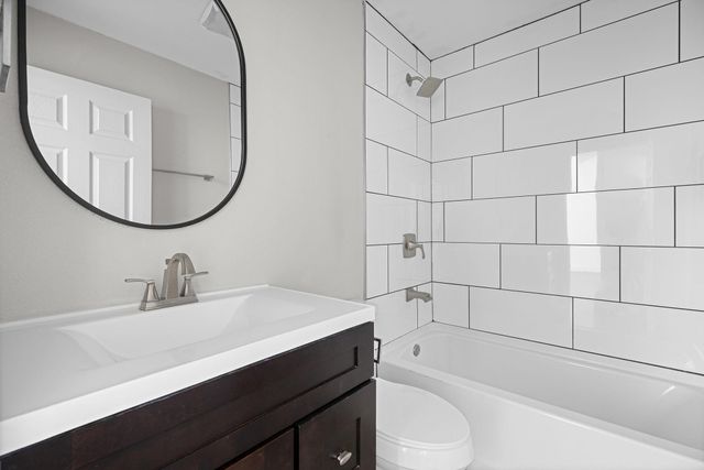 2103 W Riviera DR, Cedar Park, TX 78613