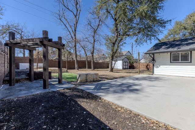 2103 W Riviera DR, Cedar Park, TX 78613