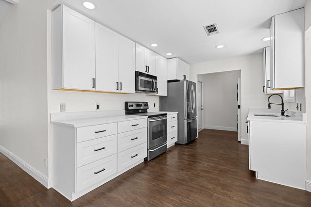 2103 W Riviera DR, Cedar Park, TX 78613