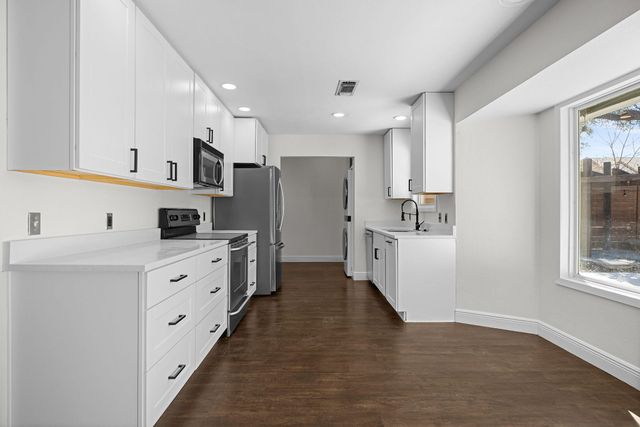 2103 W Riviera DR, Cedar Park, TX 78613