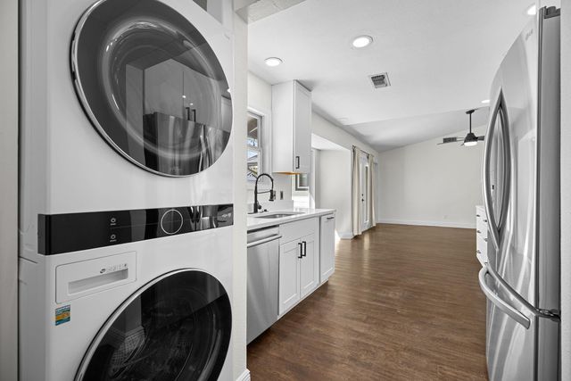 2103 W Riviera DR, Cedar Park, TX 78613