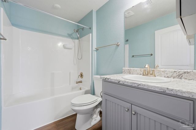 3857 Sandspur Ln, Pensacola, FL 32506