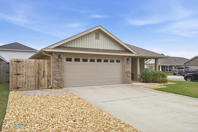 3857 Sandspur Ln, Pensacola, FL 32506