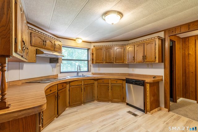 65 Colchester Commons, Colchester, CT 06415